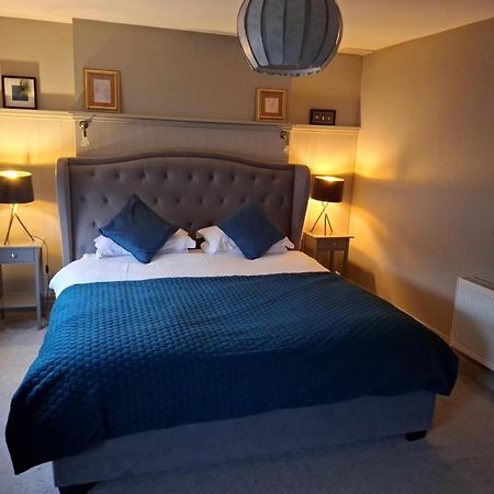 3 Bedroom Luxury Apartment Main Street Cashel  Exteriör bild