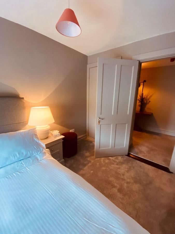 3 Bedroom Luxury Apartment Main Street Cashel  Exteriör bild