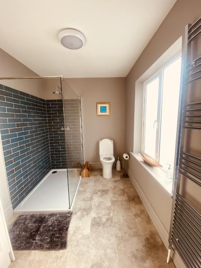 3 Bedroom Luxury Apartment Main Street Cashel  Exteriör bild