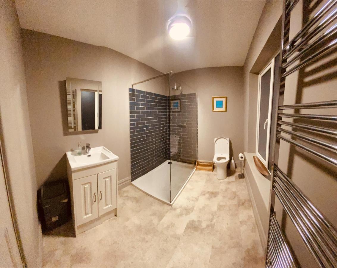 3 Bedroom Luxury Apartment Main Street Cashel  Exteriör bild